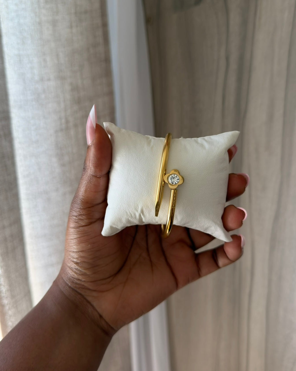 Flat Clover Nail Bangle