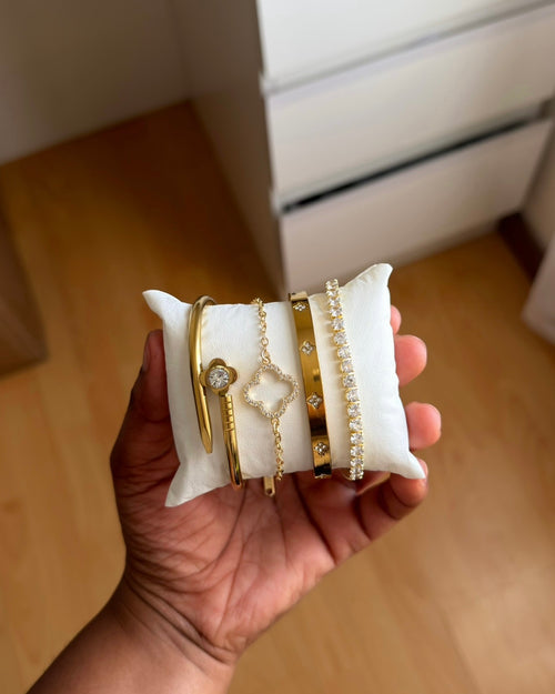 1 Motif Clover Stack