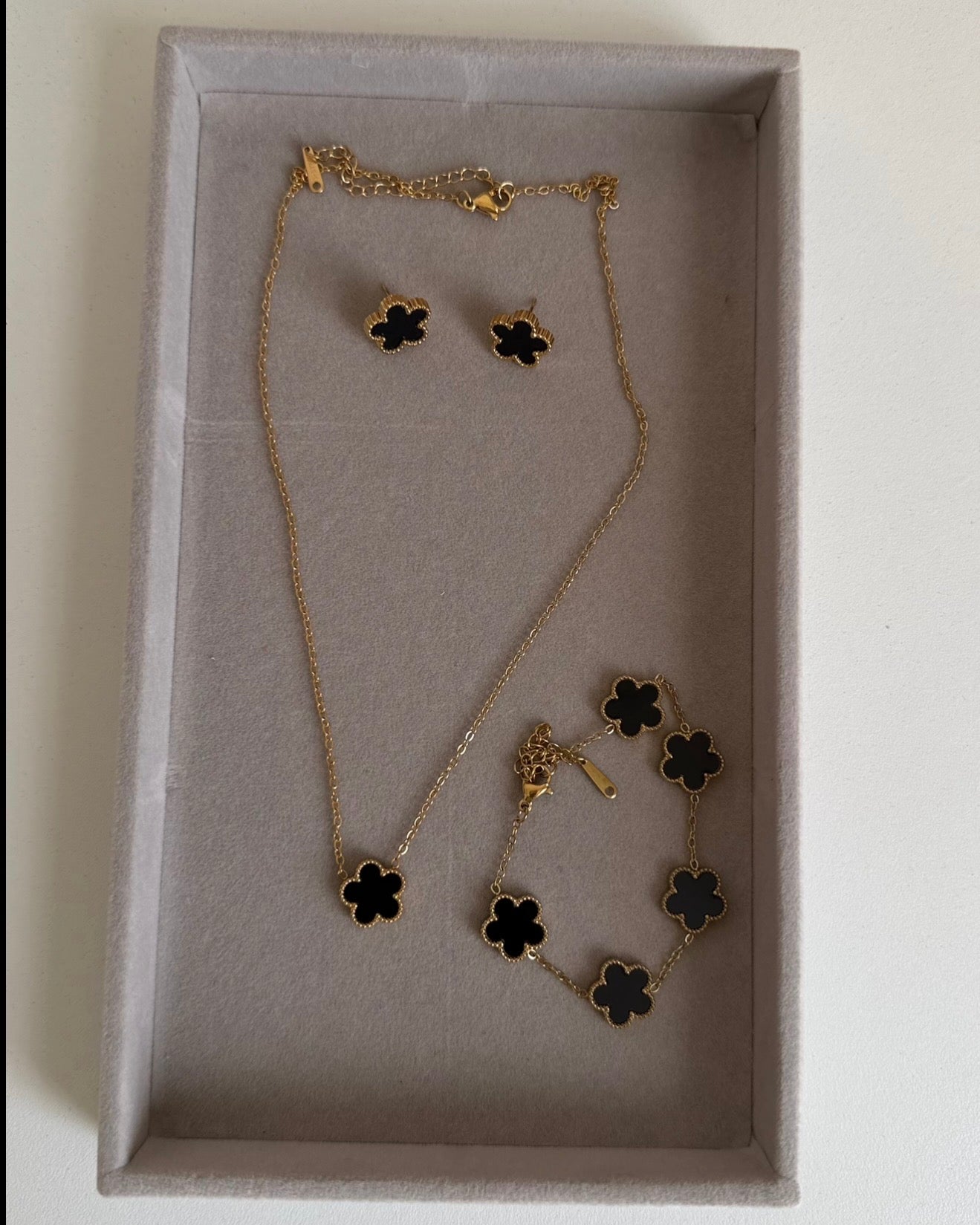 Classic Clover Pendant Set - Gold