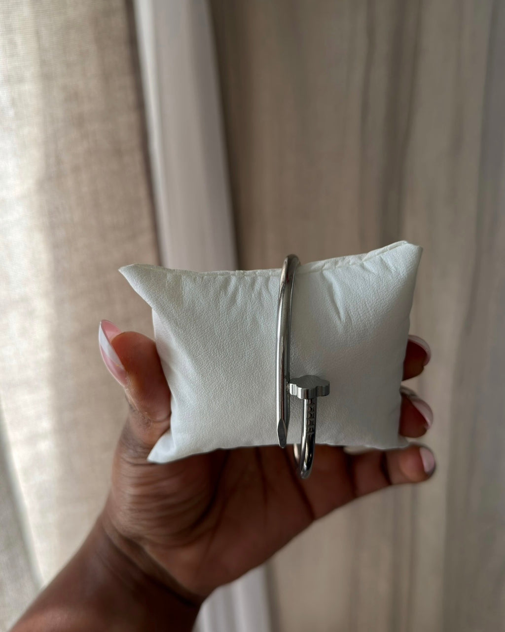 Plain Clover Nail Bangle