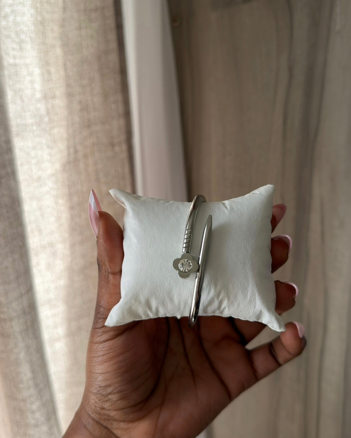 Flat Clover Nail Bangle