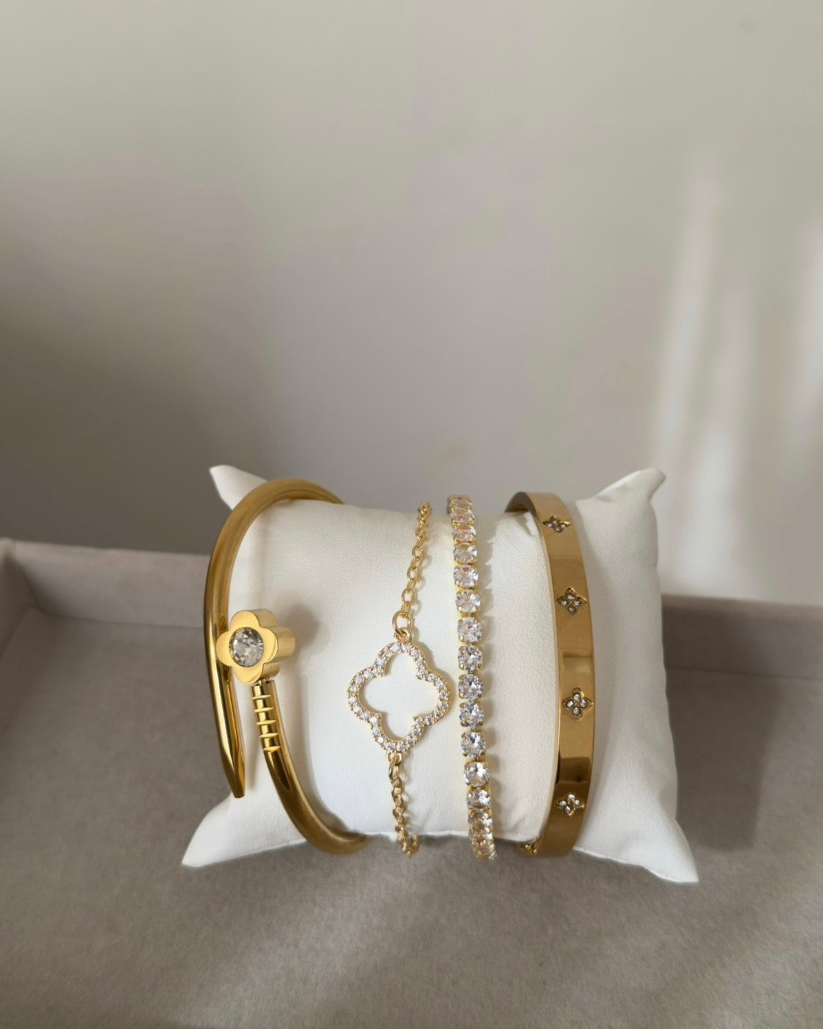1 Motif Clover Stack