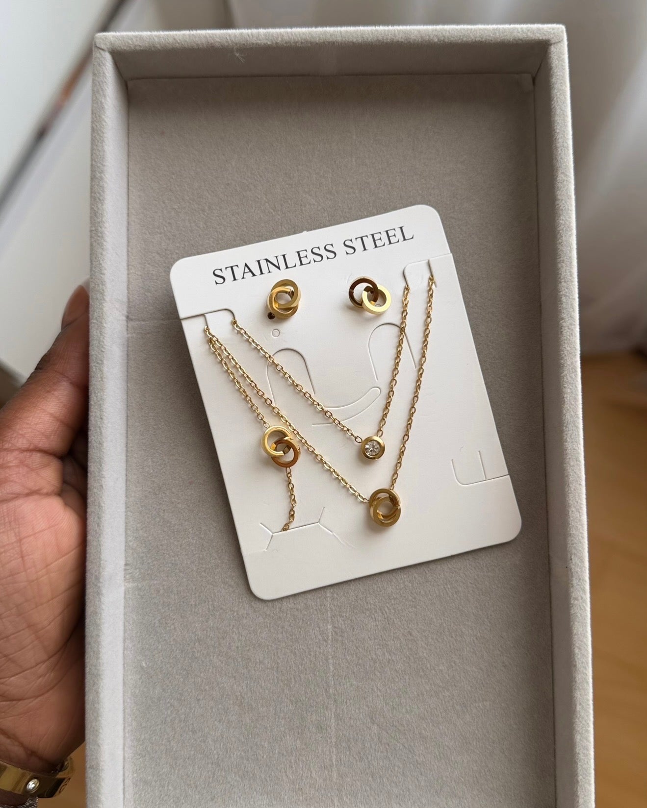 Elegant Twin Set