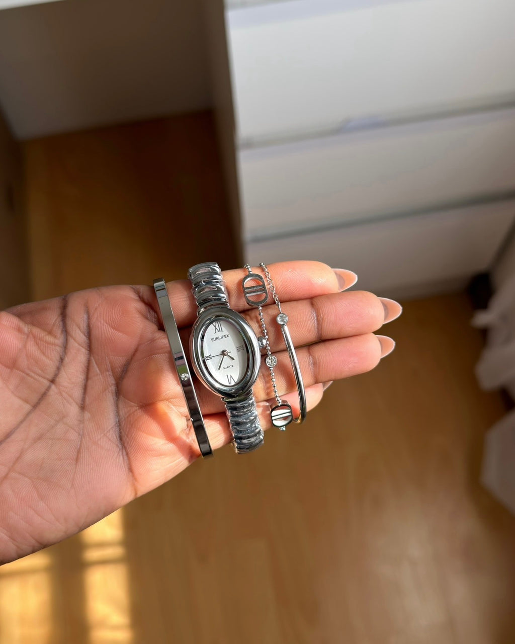 Luxe Oval Watch