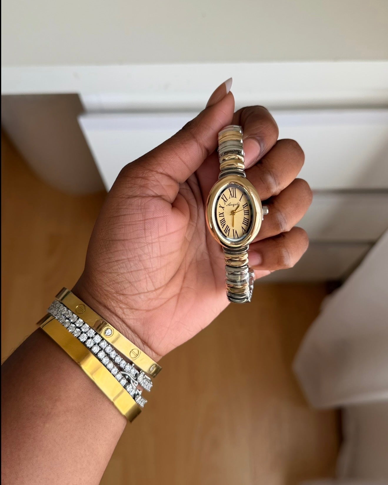 Budget Luxe Oval Watch