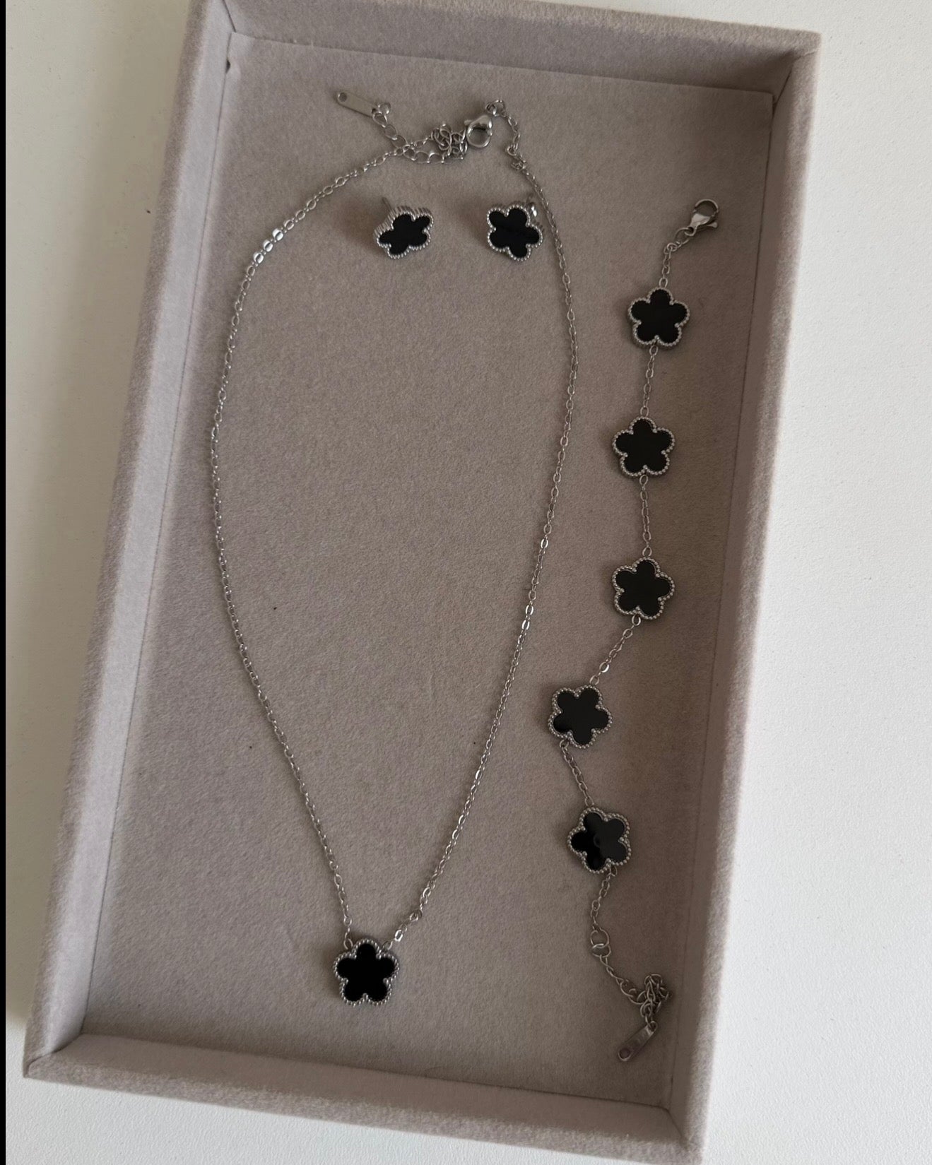 Classic Clover Pendant Set - Silver
