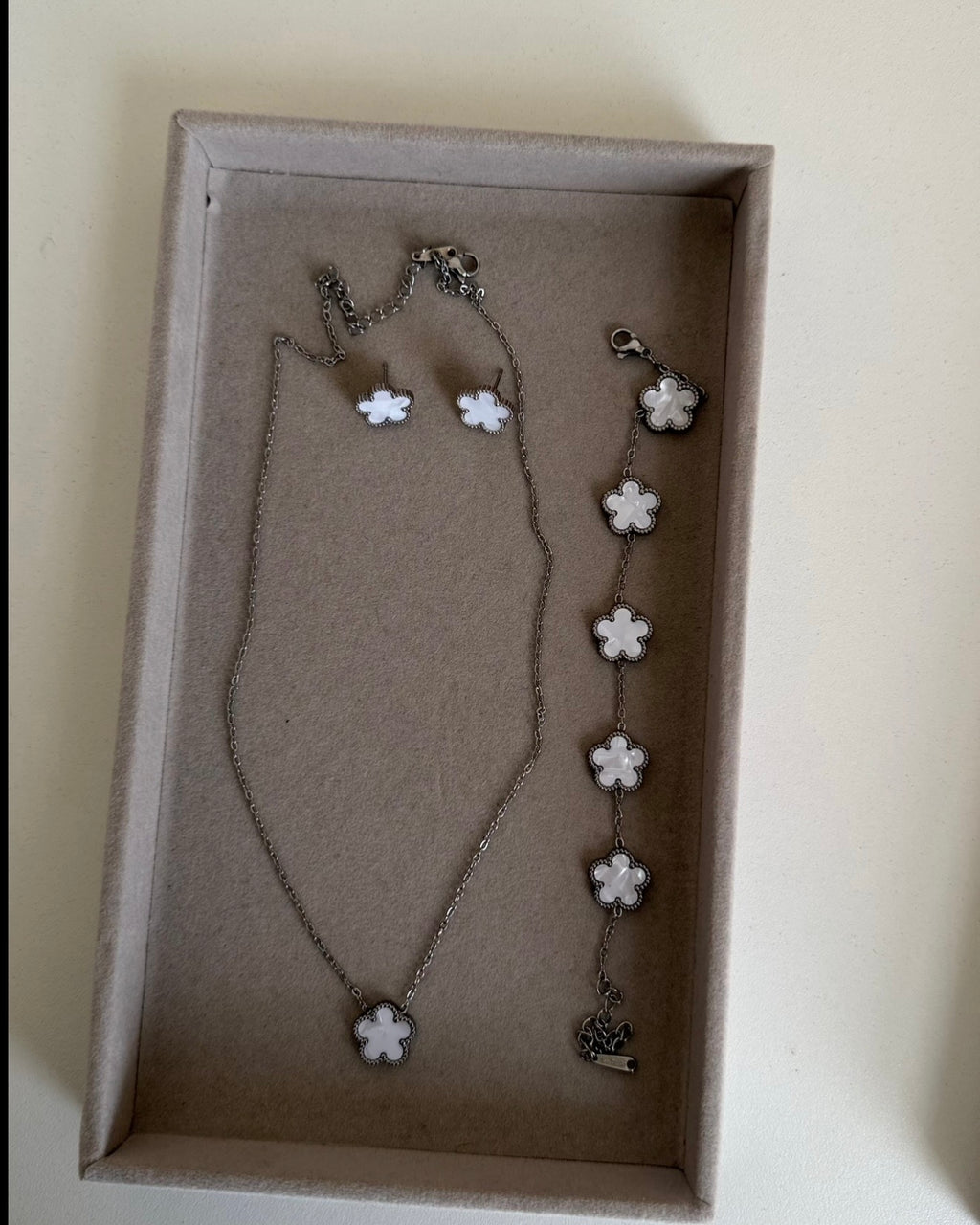 Classic Clover Pendant Set - Silver