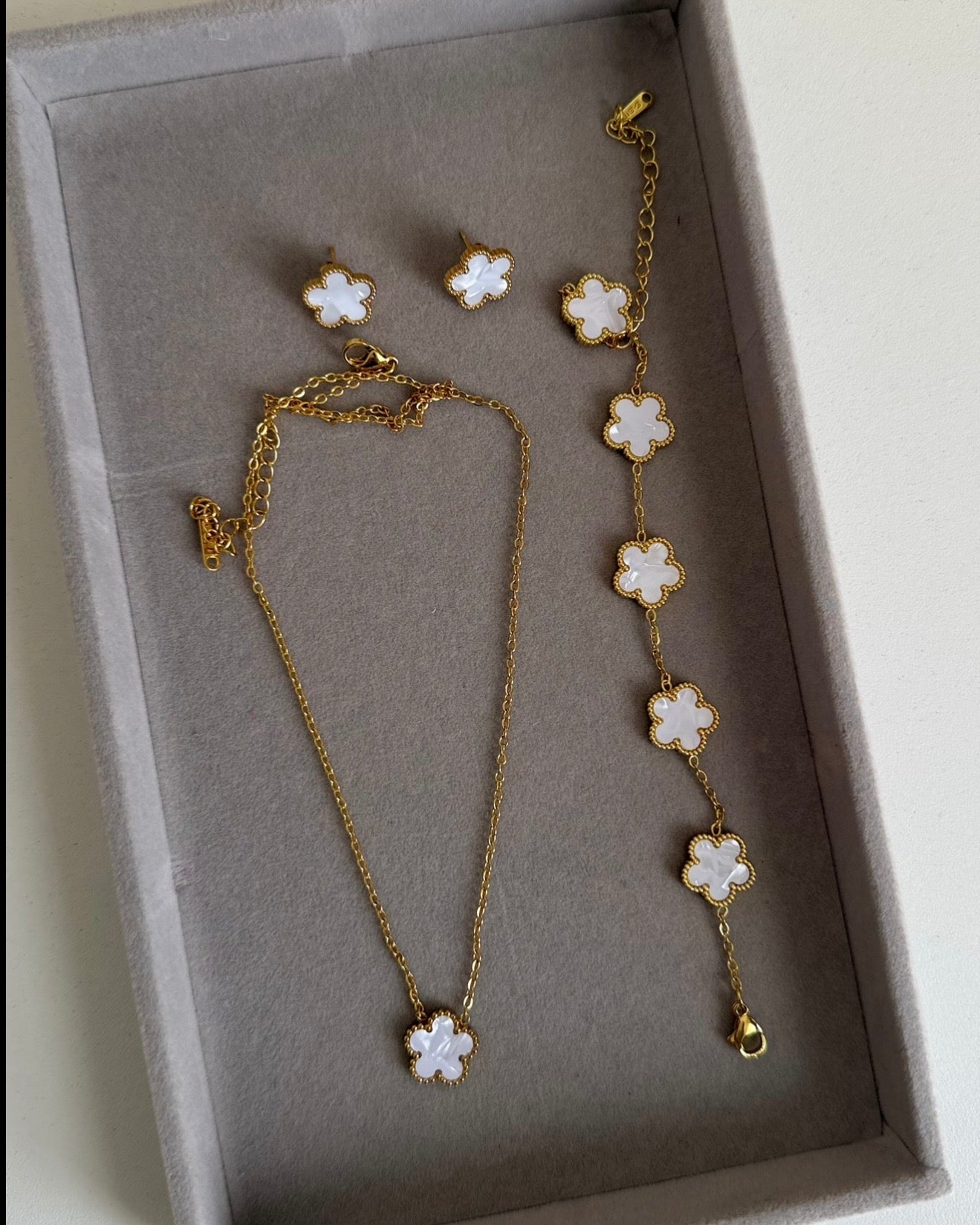 Classic Clover Pendant Set - Gold