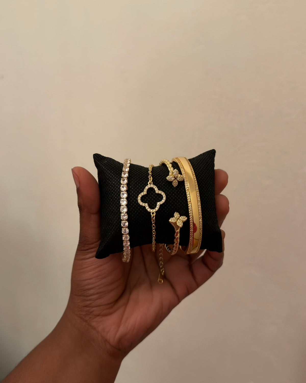 Serene Motif 4pc Stack